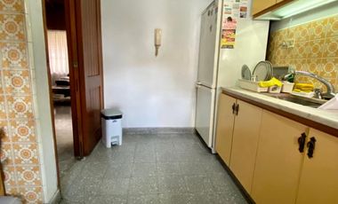 Casa de 3 AMBIENTES ubicada a 50 metros de la estación y a 50 metros de la Avenida Tomás Espora.