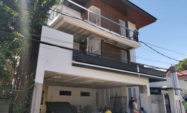 Brand new 3storey modern house in Parkwoods green