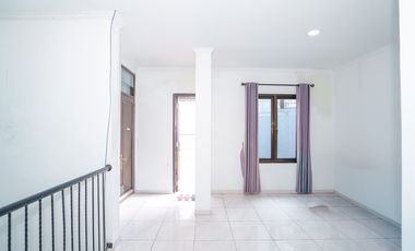 Rumah Luas SHM 10 Menit ke Trans Studio Mall Cibubur Siap Huni J-42296