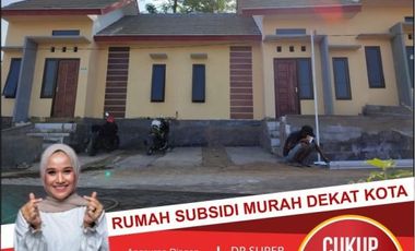 Rumah dijual di Jawa Timur, Madiun Kabupaten - Parkir mobil