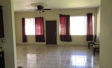 ALQUILO HERMOSA CASA HOWARD $1.200