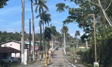 ALQUILO HERMOSA CASA HOWARD $1.200