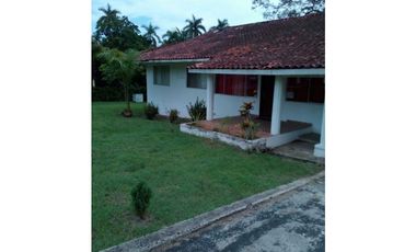 ALQUILO HERMOSA CASA HOWARD $1.200