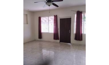 ALQUILO HERMOSA CASA HOWARD $1.200