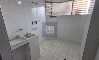 COD. 5121 - SE ARRIENDA APARTAMENTO - BARRIO: SAN FRANCISCO