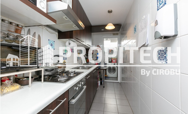 VENTA DEPARTAMENTO 2 DORMITORIOS 2 BAÑOS + ESTACIONAMIENTO + BODEGA, PISO 11, METRO SAN MIGUEL.