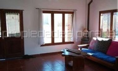 VENDO HERMOSA CASA CON PILETA EN ORO VERDE