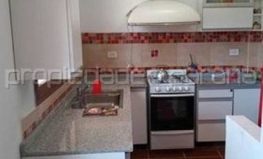 VENDO HERMOSA CASA CON PILETA EN ORO VERDE