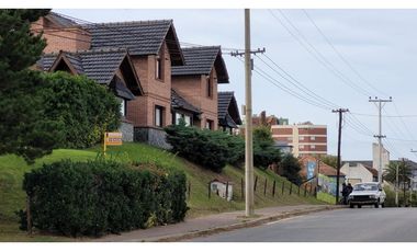 2 Lotes Multifamiliares con 8 cabañas. A 3 cuadras del mar