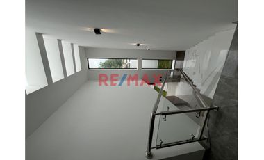 🔐 Vive con comodidad, tecnología y estilo en una zona segura y no inundable.
💰 PRECIO: S/ 770,000.00
📍 Ubicación: Urbanización Los Corales I – Piura