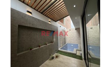 🔐 Vive con comodidad, tecnología y estilo en una zona segura y no inundable.
💰 PRECIO: S/ 770,000.00
📍 Ubicación: Urbanización Los Corales I – Piura