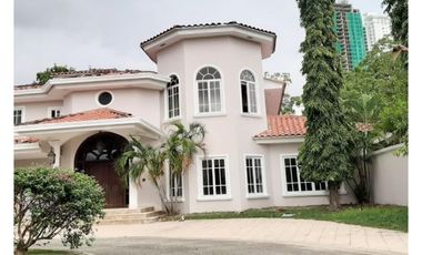 Venta Hermosa Casa en Residencial Costa Las Perlas de Costa del Este