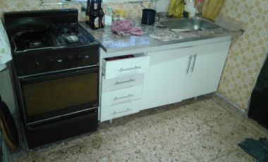 Casa con Departamento en venta en Avellaneda Este