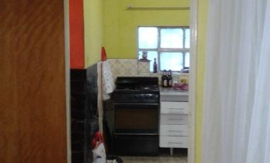 Casa con Departamento en venta en Avellaneda Este