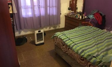 Casa con Departamento en venta en Avellaneda Este