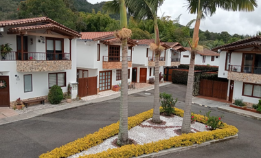 casa en venta en antares. Cod V400661
