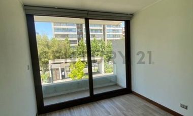 VENTA DEPTO. TRIPLEX, 5D/5B CON JARDIN, LO BARNECHEA