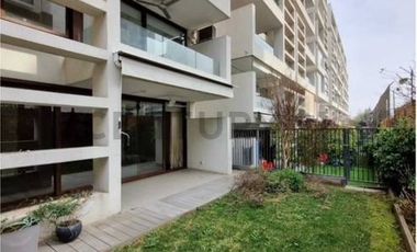 VENTA DEPTO. TRIPLEX, 5D/5B CON JARDIN, LO BARNECHEA