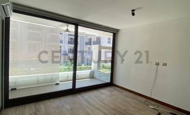 VENTA DEPTO. TRIPLEX, 5D/5B CON JARDIN, LO BARNECHEA