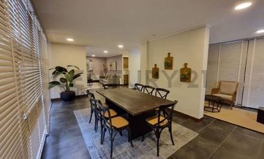 VENTA DEPTO. TRIPLEX, 5D/5B CON JARDIN, LO BARNECHEA