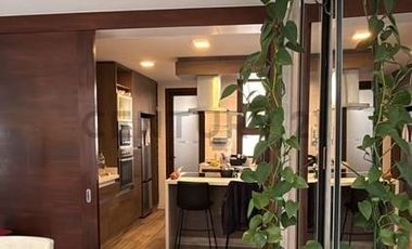 VENTA DEPTO. TRIPLEX, 5D/5B CON JARDIN, LO BARNECHEA