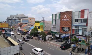 Ruko Besar Strategis di Pinggir Jalan Cokroaminoto