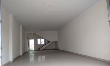 Ruko Besar Strategis di Pinggir Jalan Cokroaminoto