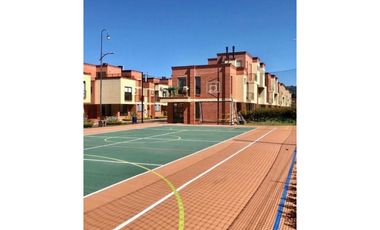Hermosa casa en límites Cajica -Chía !!!