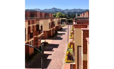 Hermosa casa en límites Cajica -Chía !!!