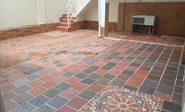 casa en arriendo en la victoria. Cod A217412