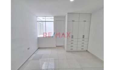 Se Vende Hermoso Departamento En San Juan De Lurigancho, Urb La Huayrona