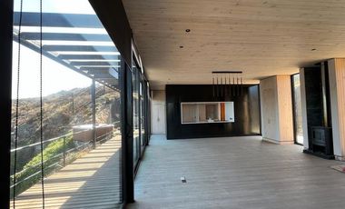 Casa en venta de 6 dorm. en Los Vilos