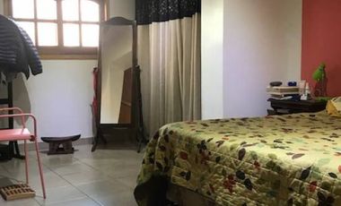 Casa  en Venta Haedo / Moron (A008 986)