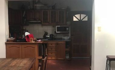 Casa  en Venta Haedo / Moron (A008 986)