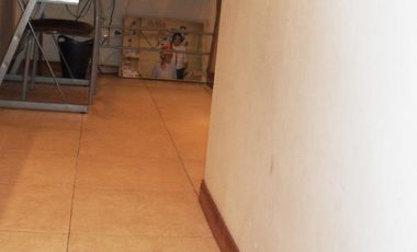 Casa 4 ambientes, 3 dormitorios, vestidor,  baño, toilette, living, cocina-comedor, garage, fondo libre, quincho parrilla, lavadero. Excelente propied