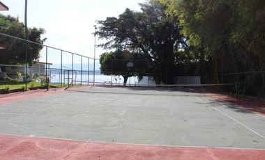 CASA EN VENTA A ORILLA DEL LAGO 