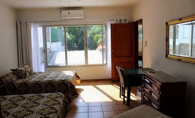 CASA EN VENTA A ORILLA DEL LAGO 