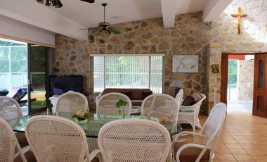 CASA EN VENTA A ORILLA DEL LAGO 