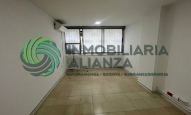 oficina en arriendo en cabecera del llano. Cod A416