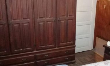 EXCELENTE CHALET DE 3 AMBIENTES CON PARQUE,QUINCHO Y PISCINA.