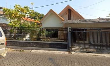 Rumah Daerah Gayungan Dekat Raya Ahmad Yani, RS Bhayangkara