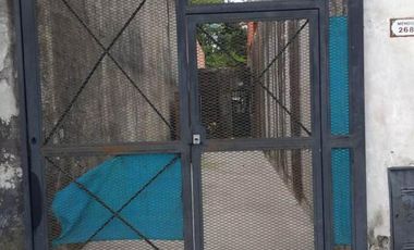 Casa al fondo con local