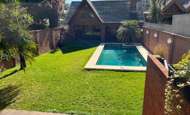 Chalet en venta en Bernal Centro