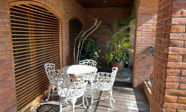 Chalet en venta en Bernal Centro