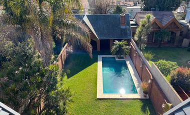 Chalet en venta en Bernal Centro