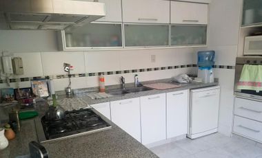 Excelente Chalet en Isidro Casanova, Barrio San Carlos