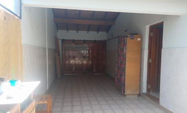 Excelente Chalet en Isidro Casanova, Barrio San Carlos