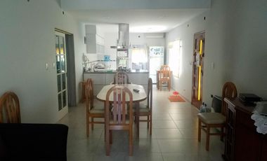 Excelente Chalet en Isidro Casanova, Barrio San Carlos