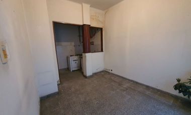 OPORTUNIDAD VENTA PH 2AMB COCHERA LANUS ESTE