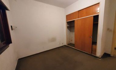 OPORTUNIDAD VENTA PH 2AMB COCHERA LANUS ESTE